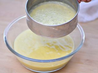 14、小米食谱集合,小米米浆做法。最后一步可以不用过筛，过筛后让口感更细滑些。