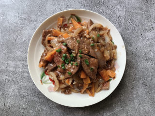 18、酱爆猪肝,出锅撒上葱花