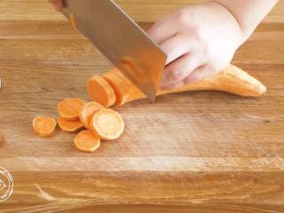 3、18m+芝士焗红薯（宝宝辅食）,切片~