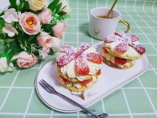 1、草莓拿破仑小蛋糕（蛋挞皮版）,成品图！