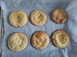 6、草莓拿破仑小蛋糕（蛋挞皮版）,烤好取出来晾凉