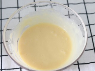 8、黑芝麻薄脆饼,搅拌均匀至无颗粒面糊