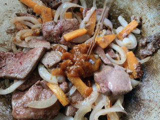 16、酱爆猪肝,同时加点儿水稀释一下