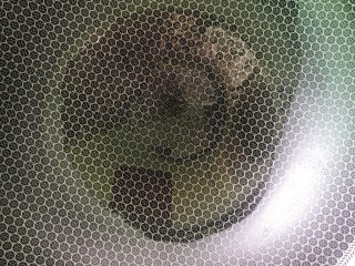 10、五彩龙利鱼,热锅冷油