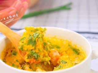 11、鸡蛋虾肉南瓜杯,烤和蒸的区别在于，烤出来的南瓜泥更甜，蒸出来的更水润，看你方便咯。清甜好开胃~~ 