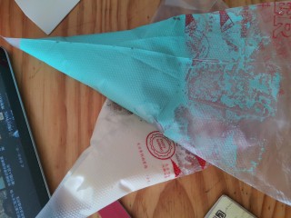 8、卡通圆环戚风蛋糕,装袋