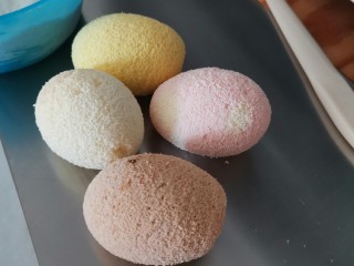 17、卡通圆环戚风蛋糕,如图