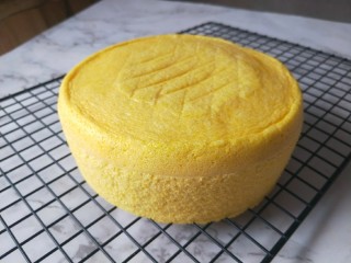 15、南瓜蒸蛋糕,蒸蛋糕就做好了