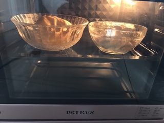 5、小鸡馒头,将两个面团放入温暖处发酵至两倍大,我的放烤箱发酵一小时