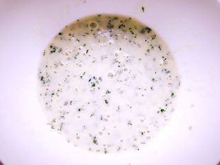 11、时蔬山药鸡蛋糕 宝宝辅食,搅拌均匀