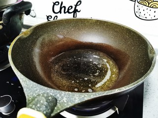 5、青椒炒千张,起锅烧油，油温8成热