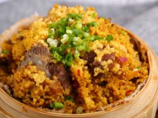 16、小米蒸排骨,色香味俱全,盛具也好看,特别有味道哦