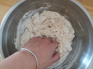 3、迪士尼挤挤小馒头,用手成团