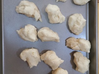 4、迪士尼挤挤小馒头,分出所用颜色的块数,每块大约33克,白色多预留出一些