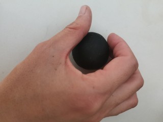 10、迪士尼挤挤小馒头,借用一个别的颜色的图片做说明手势