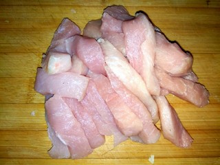 1、#猪里脊#  糖醋里脊,里脊肉切长条