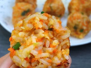 13、蔬菜肉松饭团,真的好好吃????