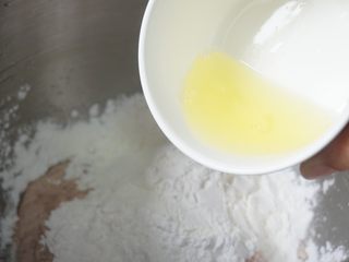 10、鲜嫩Q弹鱼丸教你在家做，爱吃别错过，做法简单，比外面买的好吃,10、加入鸡蛋清。