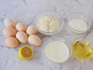 1、日式棉花蛋糕,准备好材料