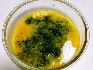 7、宝宝辅食之银鱼菠菜玉子烧,加入菠菜
