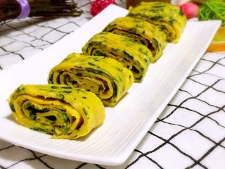 13、宝宝辅食之银鱼菠菜玉子烧,切成适合宝宝吃的大小就可以了。