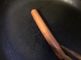 3、手抓饼,小火????不停翻面煎