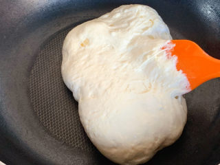 5、网红奥利奥雪花酥,快速搅拌至完全融合，关火