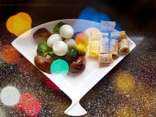 2、沙巴鱼什锦汇,西蓝花护眼明目，豆筋黑木耳都可清水煮，鹌鹑蛋煮熟去壳。