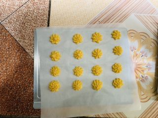 12、黄油曲奇饼干,32寸的烤箱需要两个烤盘。