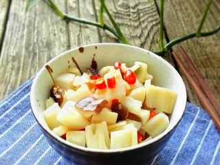 9、酸辣香菇藕丁,成品