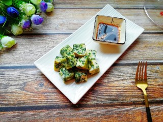 12、菠菜鸡蛋糕,切块即可食用。