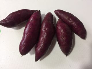 1、紫薯苹果球&山药????球,紫薯清洗干净