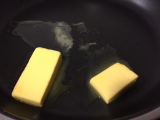 7、紫薯苹果球&山药????球,不粘锅放入黄油