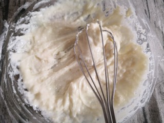 6、肉松小贝,搅拌均匀