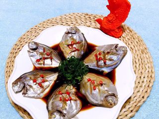 11、清蒸鲳鱼,清蒸鲳鱼既方便又快捷味道也是一级棒肉质鲜美入口即化