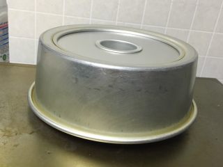 19、红糖蔓越梅蛋糕,烤完立即倒扣。