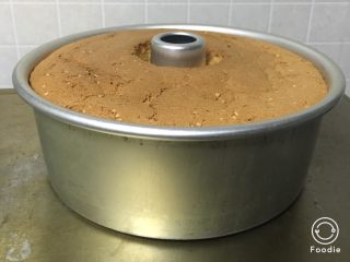 20、红糖蔓越梅蛋糕,三小时后再脱模。