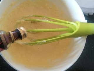 22、法式????杏仁草莓塔????,加入两毫升的香草精