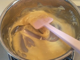 38、法式????杏仁草莓塔????,搅合搅合就可以盛出晾晾，