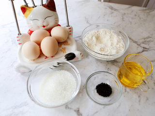 1、老式鸡蛋糕,准备好材料