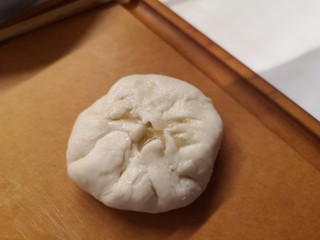 9、香蕉小甜饼,抱起来压扁。