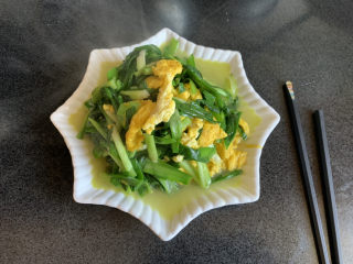14、韭菜炒鸡蛋,装盘