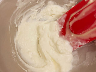 10、巴斯克芝士蛋糕,搅拌成糊状