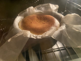 18、巴斯克芝士蛋糕,开始出现焦糖状态