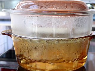 4、山药鸡蛋蒸糕,冷水上锅，大火烧开，改中火蒸20min，关火焖5min，再出锅