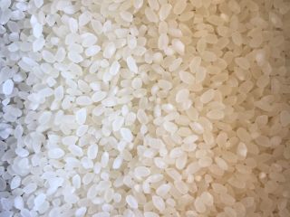 10、香菇滑鸡粥,一小碗大米，也可以放珍珠米