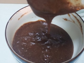 5、艾素糖造型水果蛋糕,搅拌到没有干粉即可