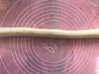 13、红豆酥,从一头卷起来