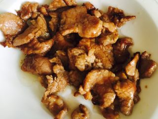 7、茭白炒肉片,盛出，将锅洗干净