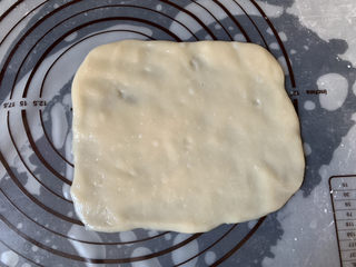 5、经典小吃驴打滚,擀平擀薄